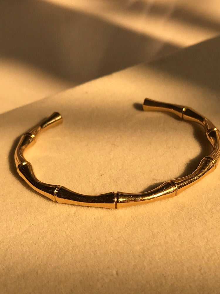 18 KT Gold Plated Magnetic Cuff