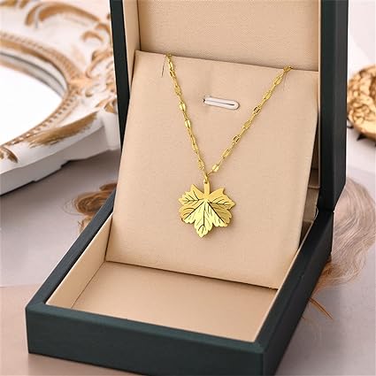 Fashion Romantic Acacia Cute Red Maple Leaf Necklace Korean Girly  Temperament Versatile Green Clavicle Chain Gift